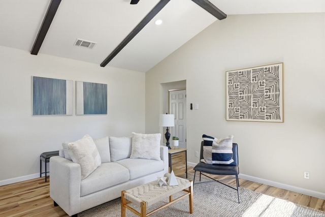 110 De Soto Dr, Universal City, TX 78148