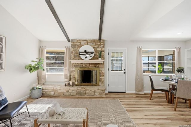 110 De Soto Dr, Universal City, TX 78148