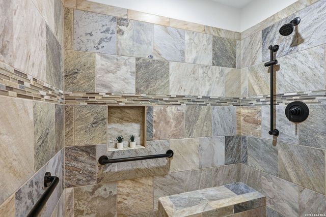 110 De Soto Dr, Universal City, TX 78148