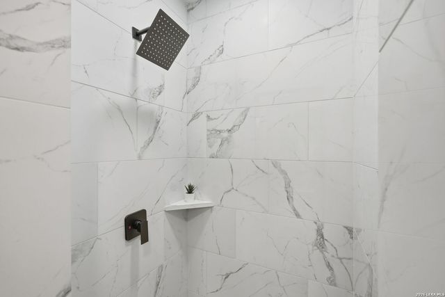 110 De Soto Dr, Universal City, TX 78148