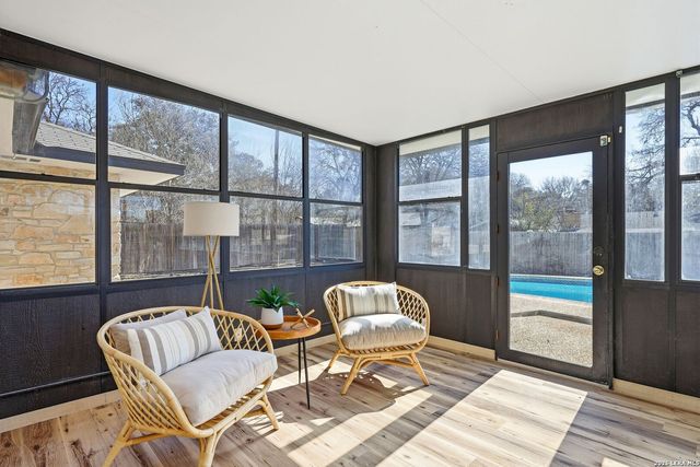 110 De Soto Dr, Universal City, TX 78148