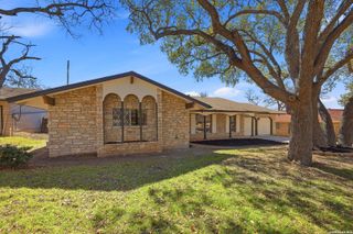 110 De Soto Dr, Universal City, TX 78148