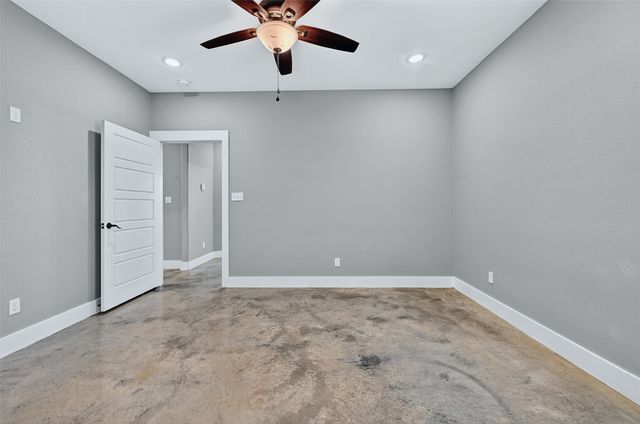 1513 S 7th Avenue, Denison, TX 75021