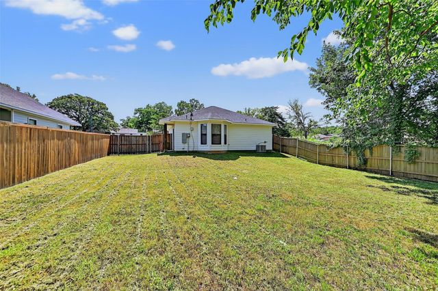 1513 S 7th Avenue, Denison, TX 75021