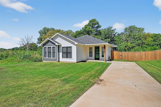 1513 S 7th Avenue, Denison, TX 75021