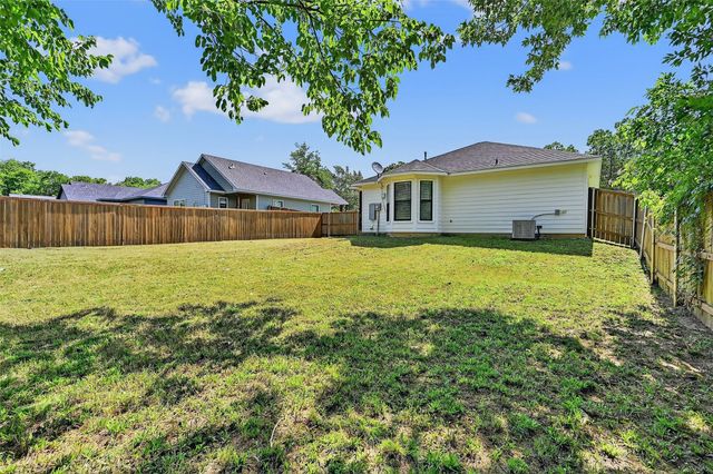 1513 S 7th Avenue, Denison, TX 75021