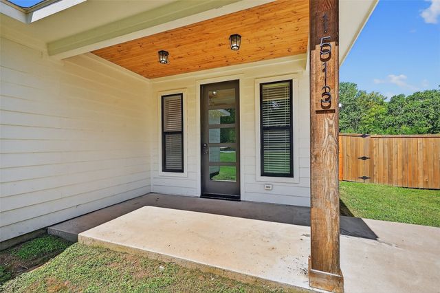 1513 S 7th Avenue, Denison, TX 75021