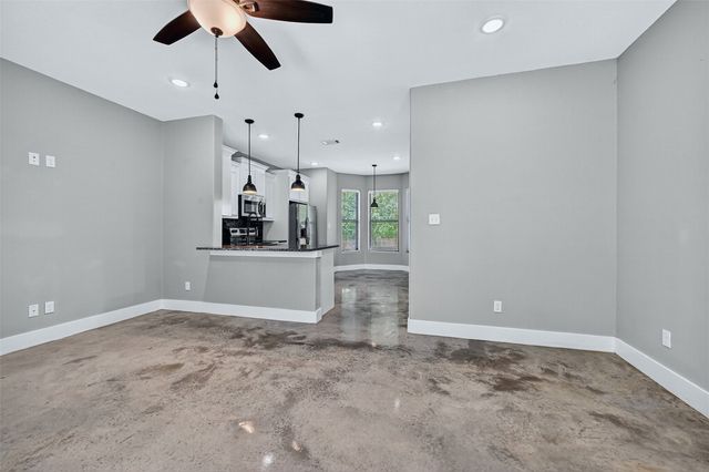 1513 S 7th Avenue, Denison, TX 75021