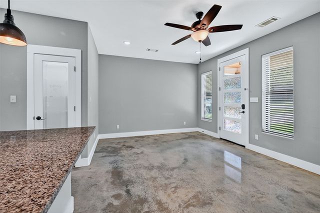1513 S 7th Avenue, Denison, TX 75021