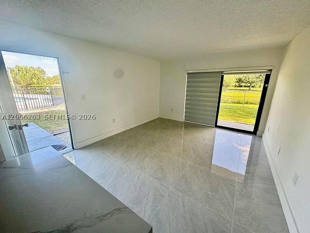 7195 NW 179th St 107, Hialeah, FL 33015