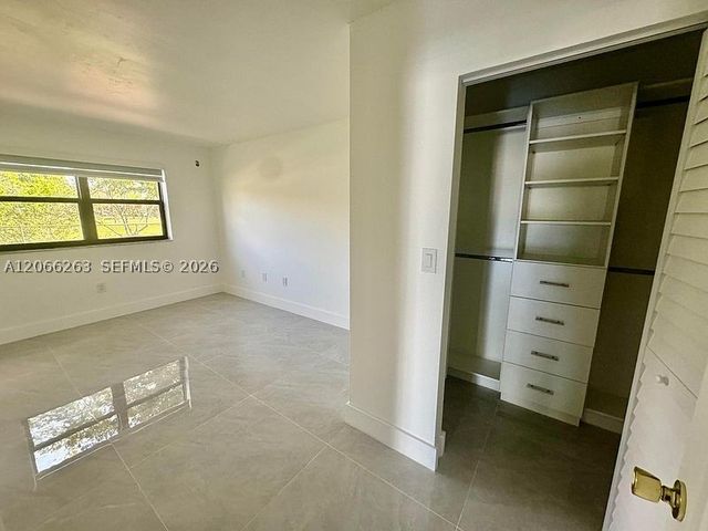 7195 NW 179th St 107, Hialeah, FL 33015