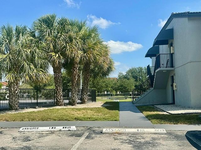7195 NW 179th St 107, Hialeah, FL 33015
