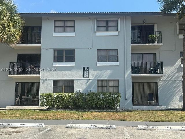 7195 NW 179th St 107, Hialeah, FL 33015