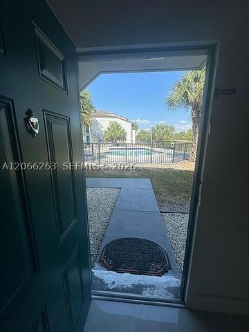 7195 NW 179th St 107, Hialeah, FL 33015
