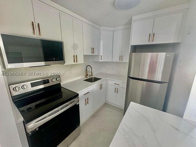 7195 NW 179th St 107, Hialeah, FL 33015
