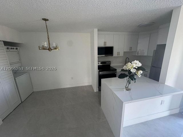 7195 NW 179th St 107, Hialeah, FL 33015