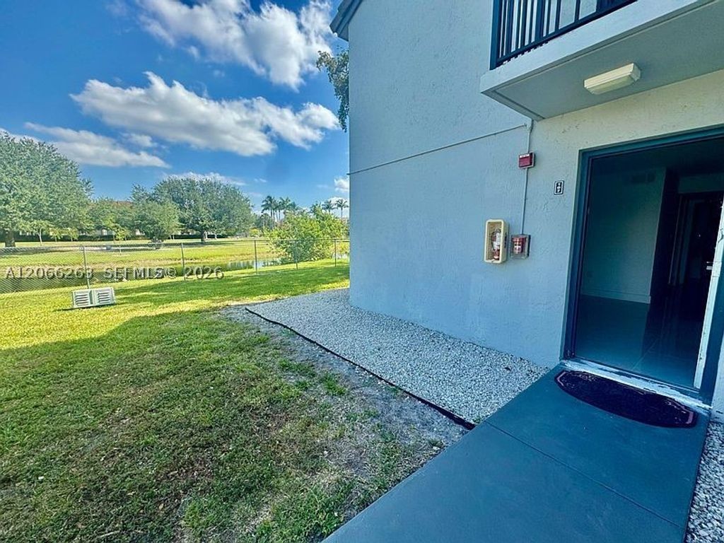 7195 NW 179th St 107, Hialeah, FL 33015
