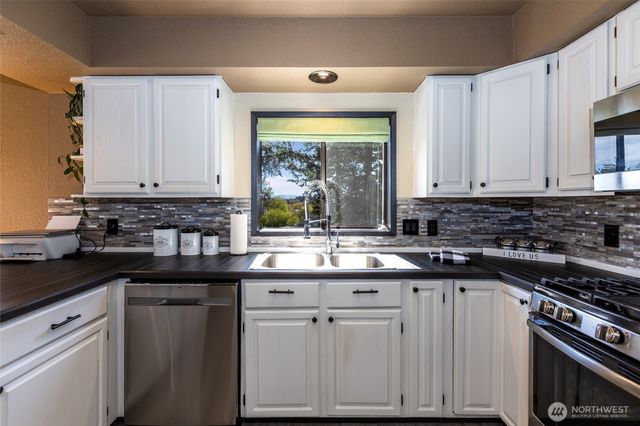 222 Oak Hill Drive, Friday Harbor, WA 98250