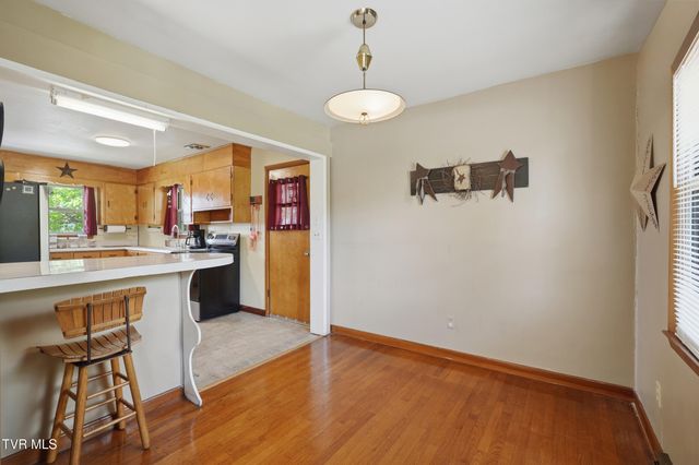 26 Wh Short Street, Castlewood, VA 24224