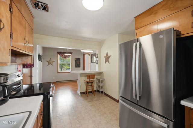 26 Wh Short Street, Castlewood, VA 24224