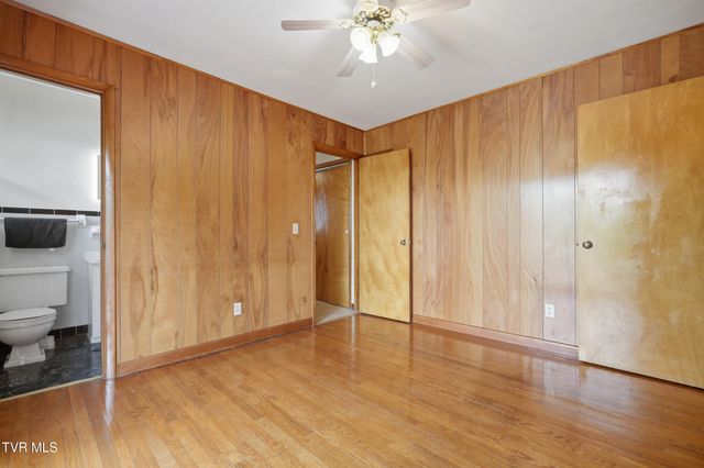 26 Wh Short Street, Castlewood, VA 24224