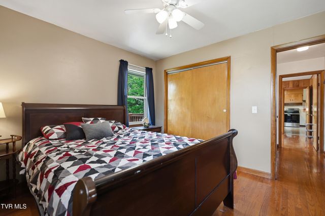 26 Wh Short Street, Castlewood, VA 24224