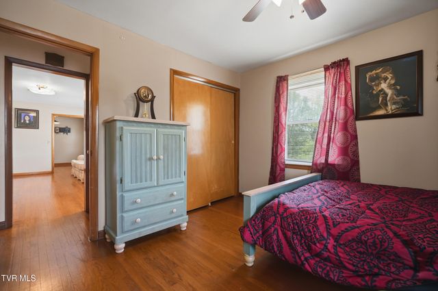 26 Wh Short Street, Castlewood, VA 24224