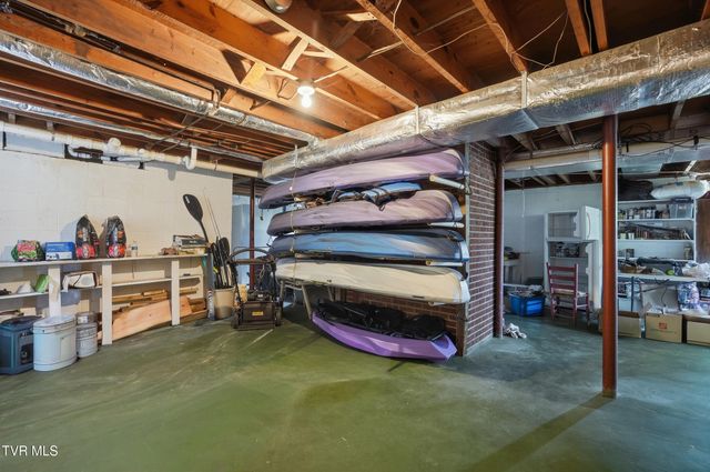 26 Wh Short Street, Castlewood, VA 24224