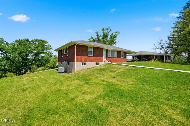26 Wh Short Street, Castlewood, VA 24224