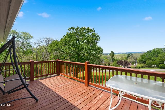 26 Wh Short Street, Castlewood, VA 24224