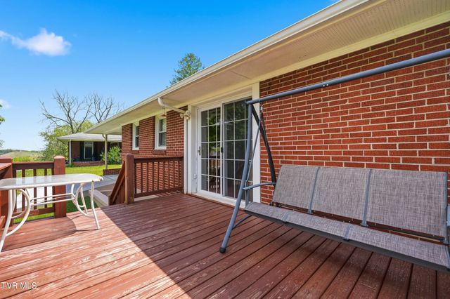 26 Wh Short Street, Castlewood, VA 24224