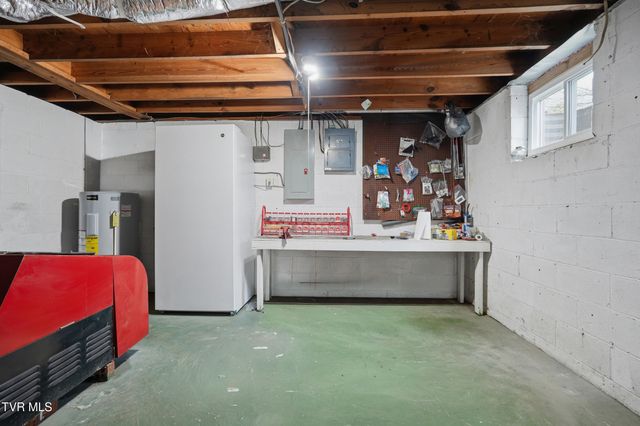 26 Wh Short Street, Castlewood, VA 24224