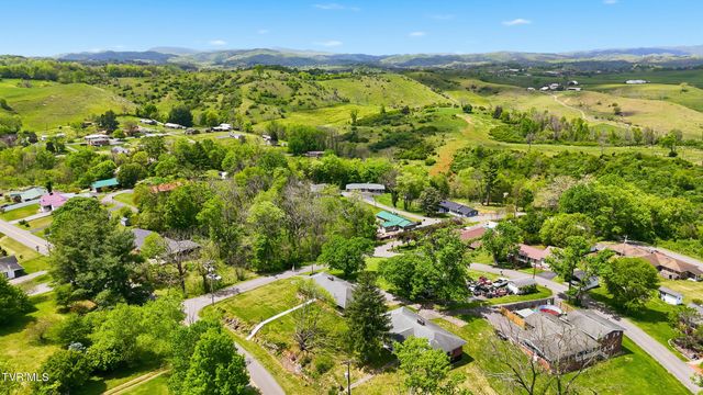 26 Wh Short Street, Castlewood, VA 24224