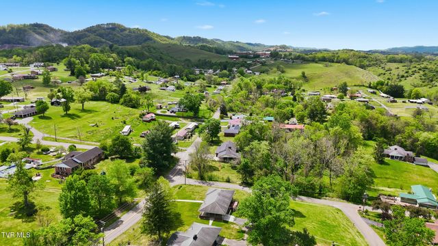 26 Wh Short Street, Castlewood, VA 24224