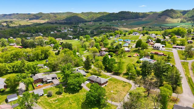 26 Wh Short Street, Castlewood, VA 24224