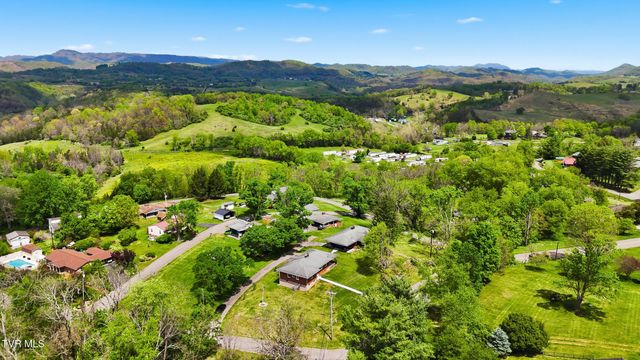 26 Wh Short Street, Castlewood, VA 24224