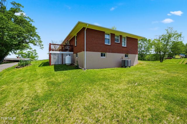 26 Wh Short Street, Castlewood, VA 24224