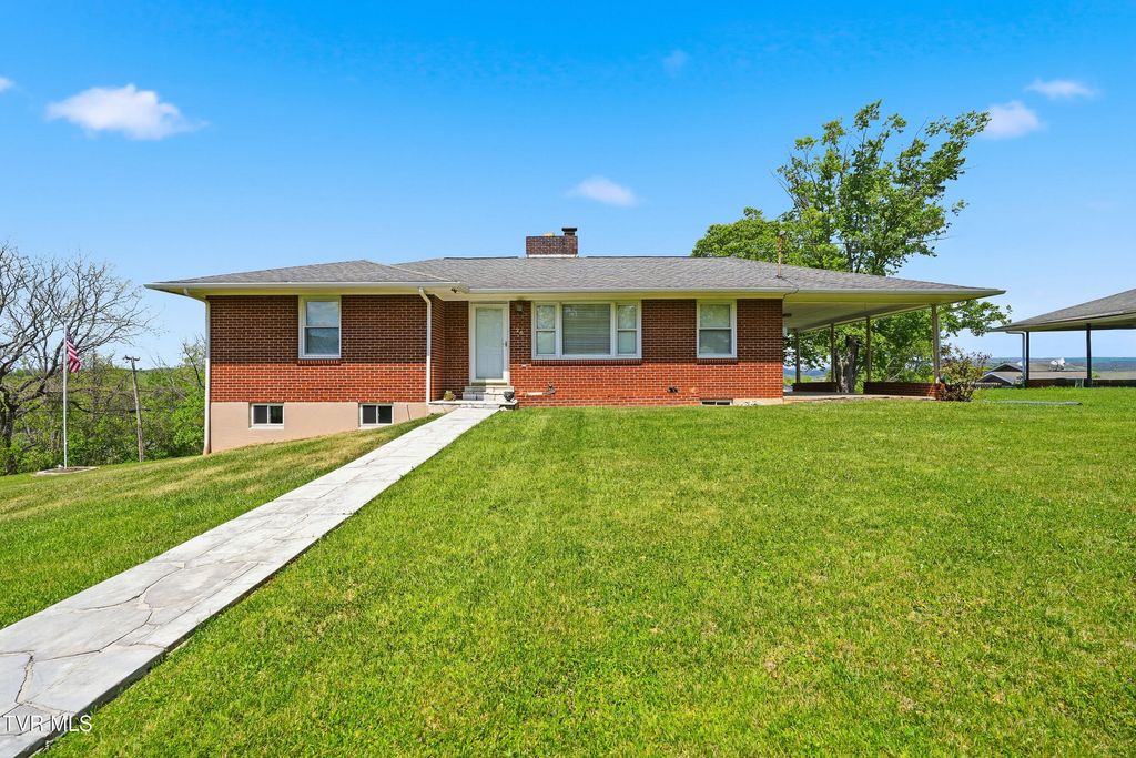 26 Wh Short Street, Castlewood, VA 24224