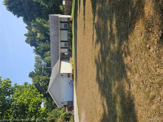 4231 Pine Grove Avenue, Fort Gratiot, MI 48059