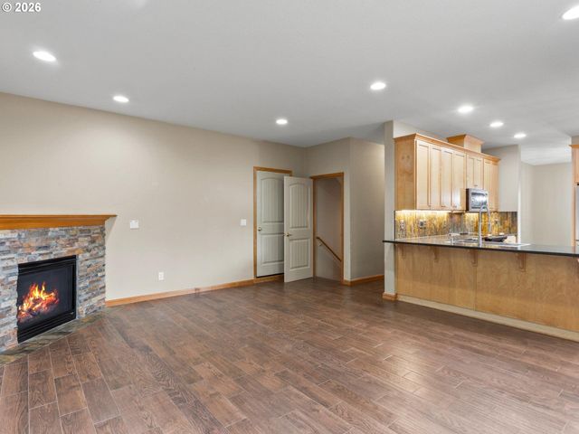 860 N P St, Washougal, WA 98671