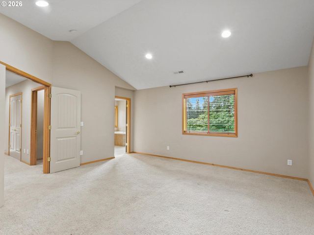 860 N P St, Washougal, WA 98671