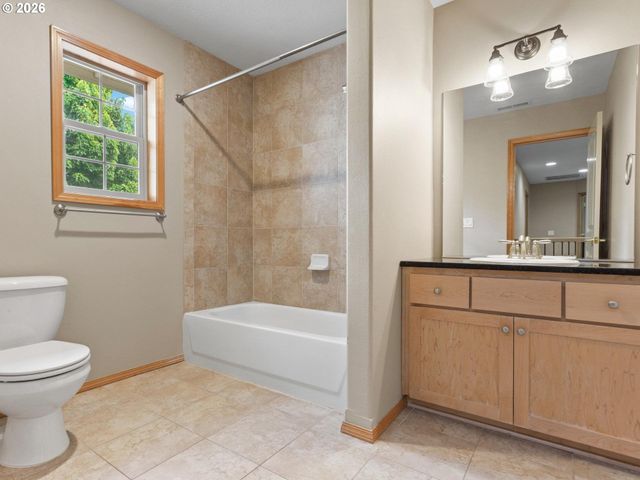 860 N P St, Washougal, WA 98671