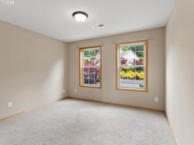 860 N P St, Washougal, WA 98671