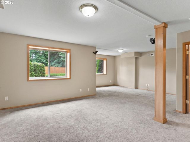 860 N P St, Washougal, WA 98671