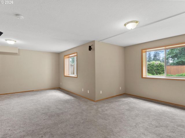 860 N P St, Washougal, WA 98671