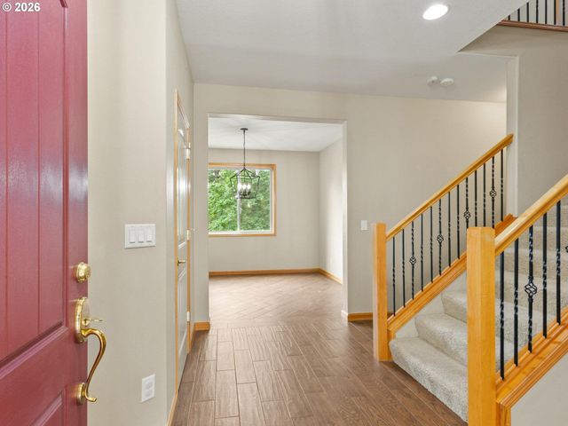 860 N P St, Washougal, WA 98671