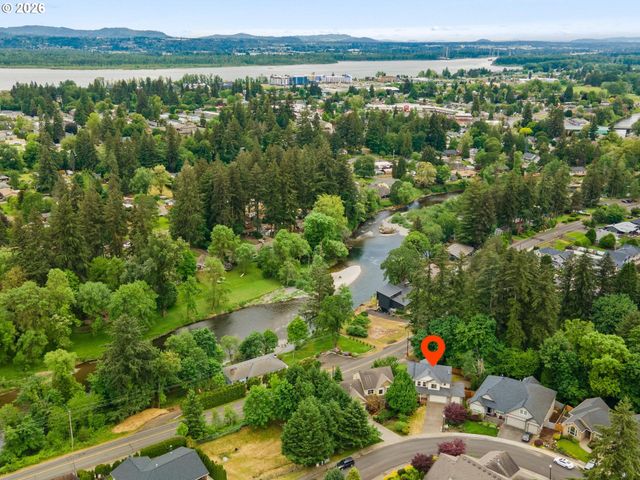 860 N P St, Washougal, WA 98671