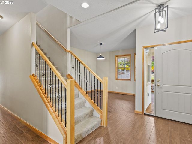 860 N P St, Washougal, WA 98671