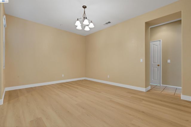 16166 Meadowmeer Ln, Fontana, CA 92336