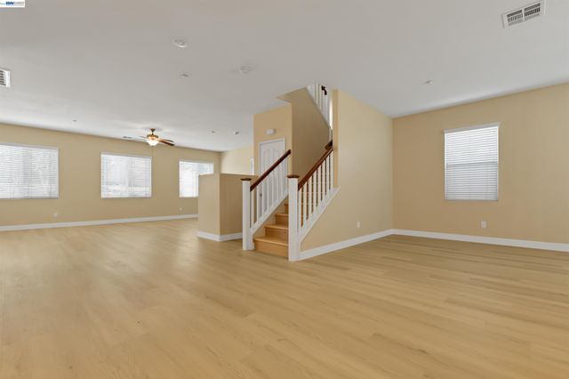 16166 Meadowmeer Ln, Fontana, CA 92336